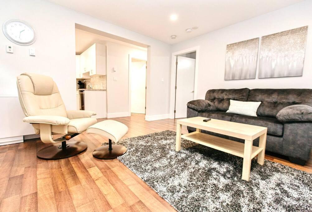 Esquimalt Lagoon Life Apartment Victoria Bagian luar foto